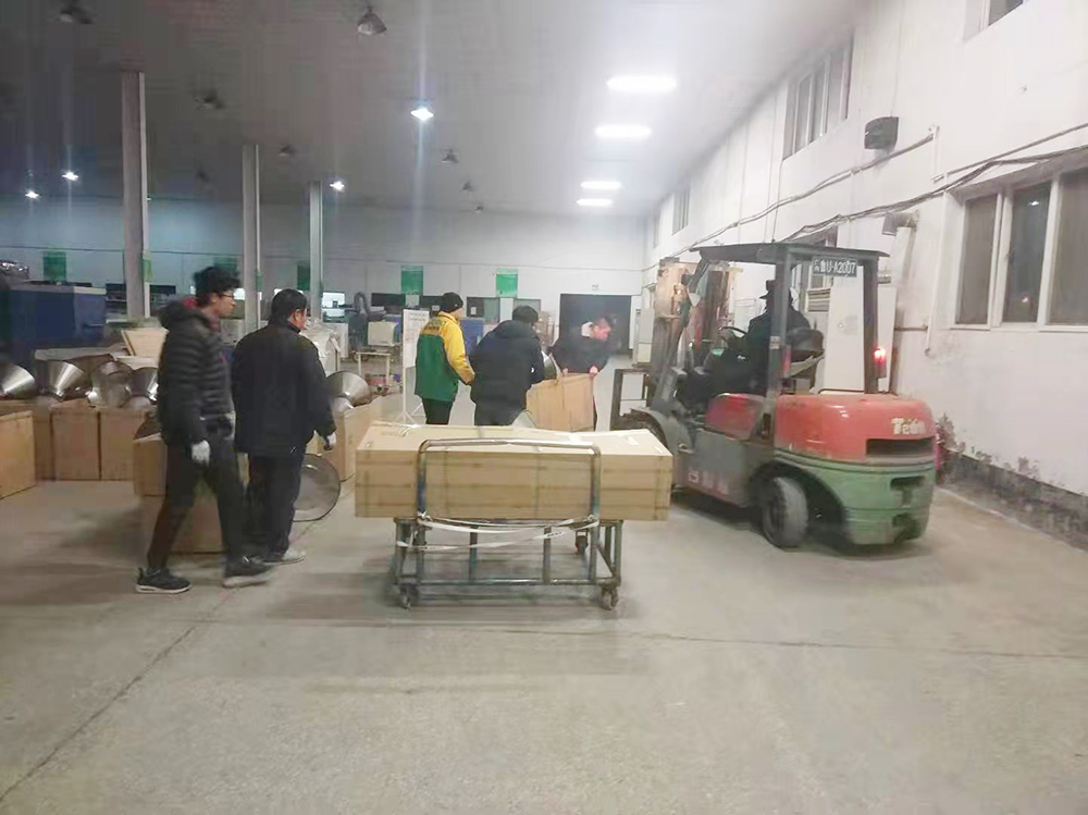 路博環(huán)保加班加點，確保按時交貨 (3).jpg